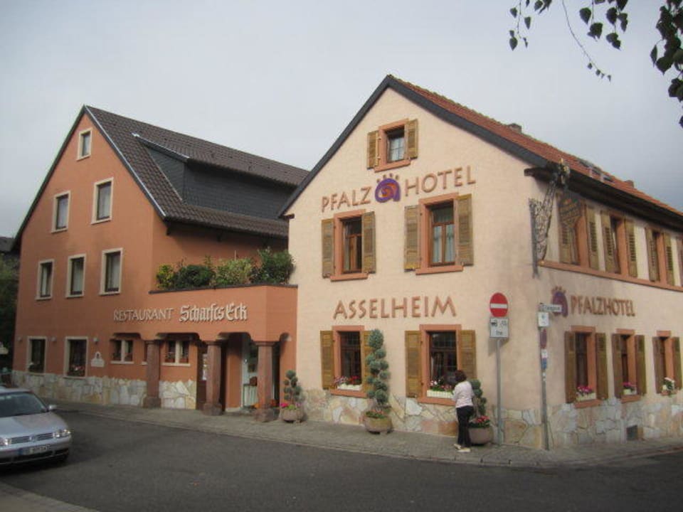 Hotelgebäude Pfalzhotel Asselheim