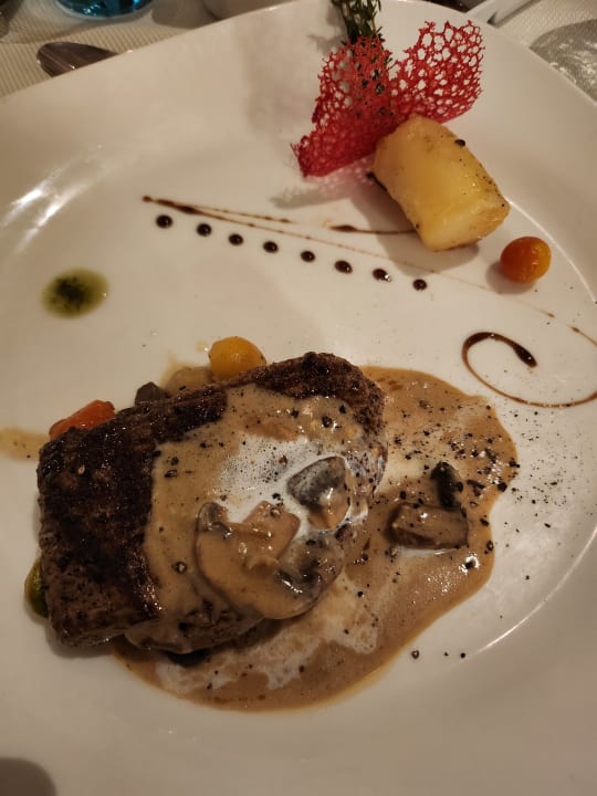 Gastro Premier Le Reve Hotel & Spa