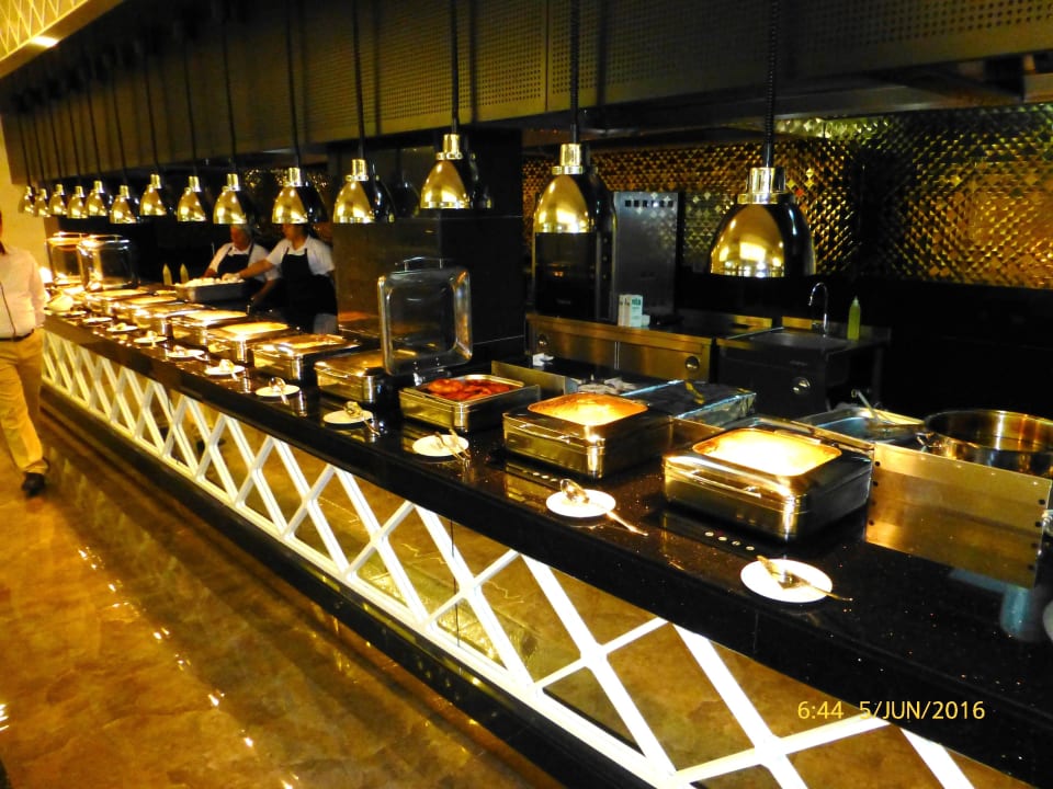 Das warme Frühstücksangebot Side Royal Palace Hotel & Spa