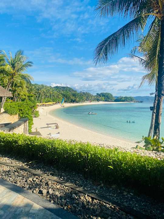 Strand Hotel Shangri-La's Boracay Resort & Spa