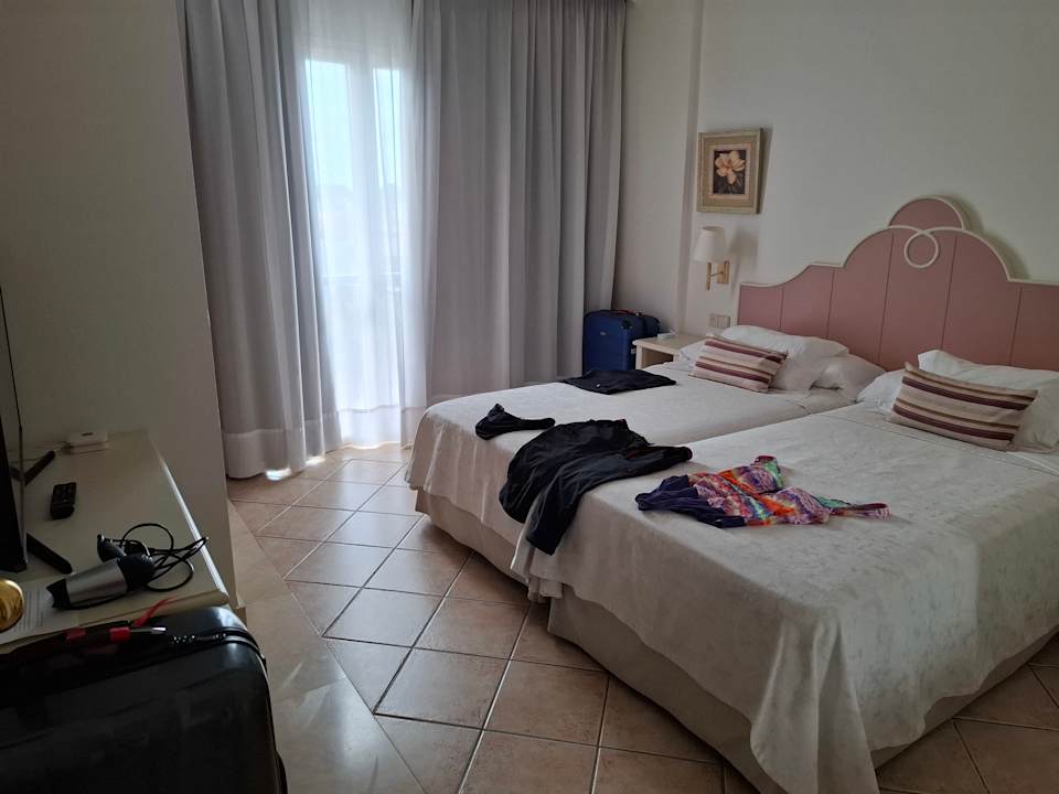 Zimmer Grupotel Macarella Suites and Spa