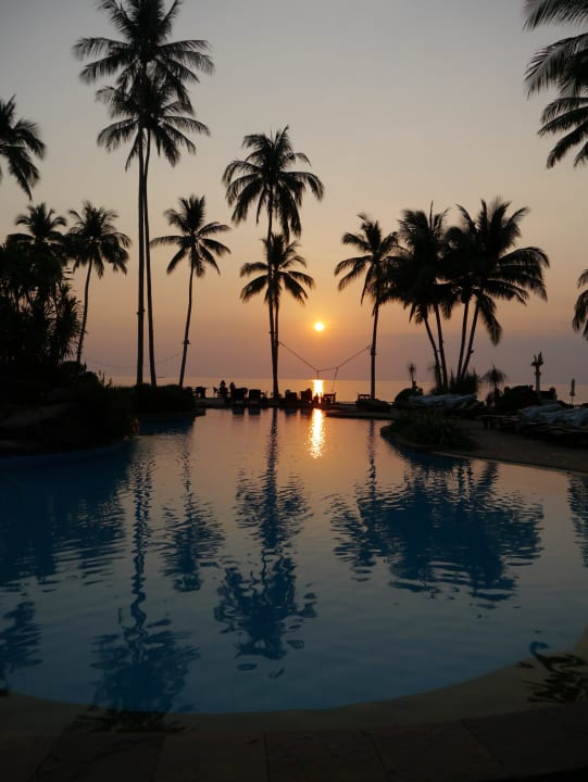 Abendstimmung am Pool Santhiya Tree Koh Chang Resort