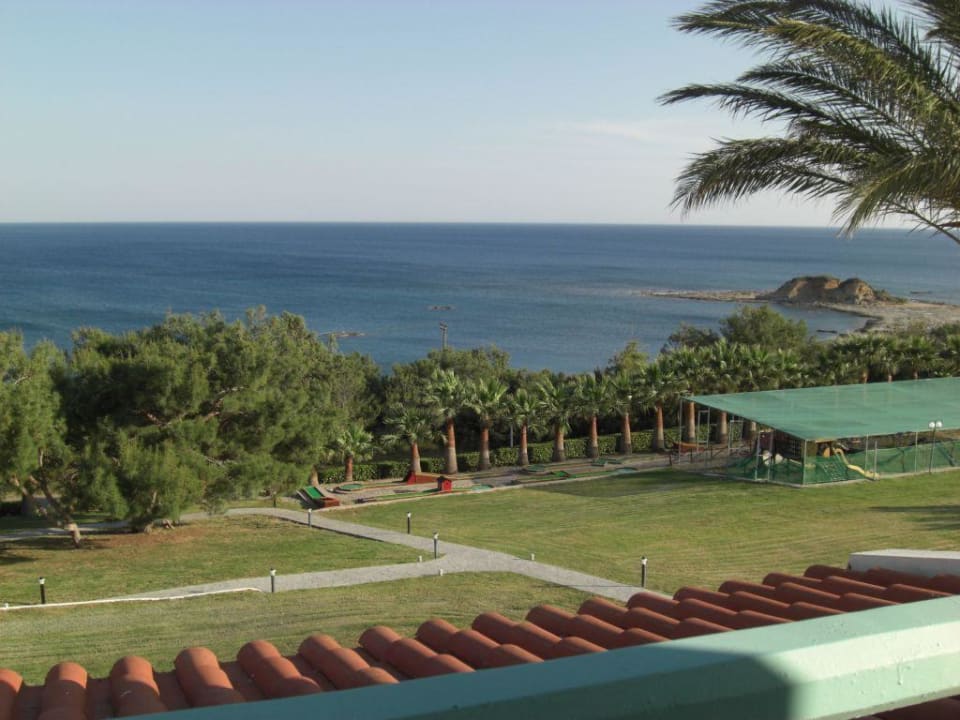 Blick vom Zimmer auf die Anlage Rodos Princess Beach Hotel & Spa