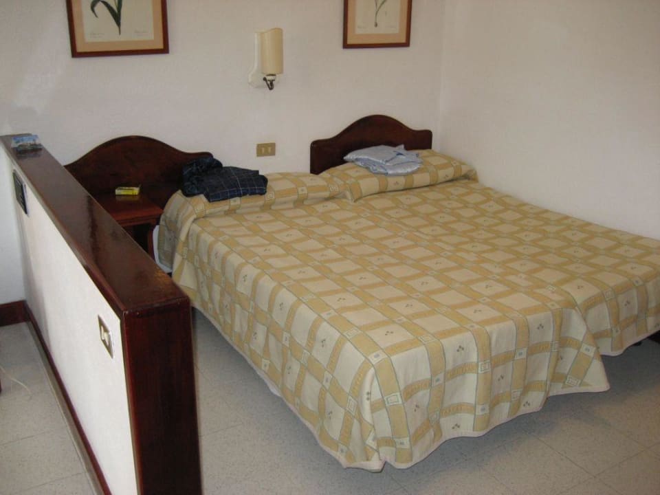 Zusammengeschobene Betten Parque Santiago IV Official