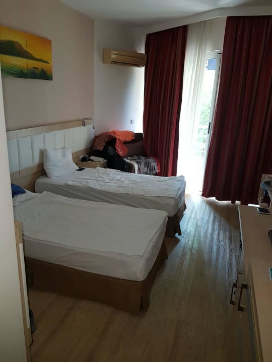 Blick in das neu renovierte Zimmer Gardenia Hotel