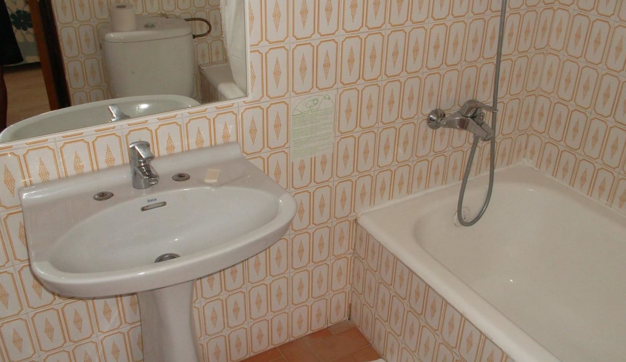 Normales Bad mit Wanne statt Dusche BJ Playamar Hotel & Apartamentos