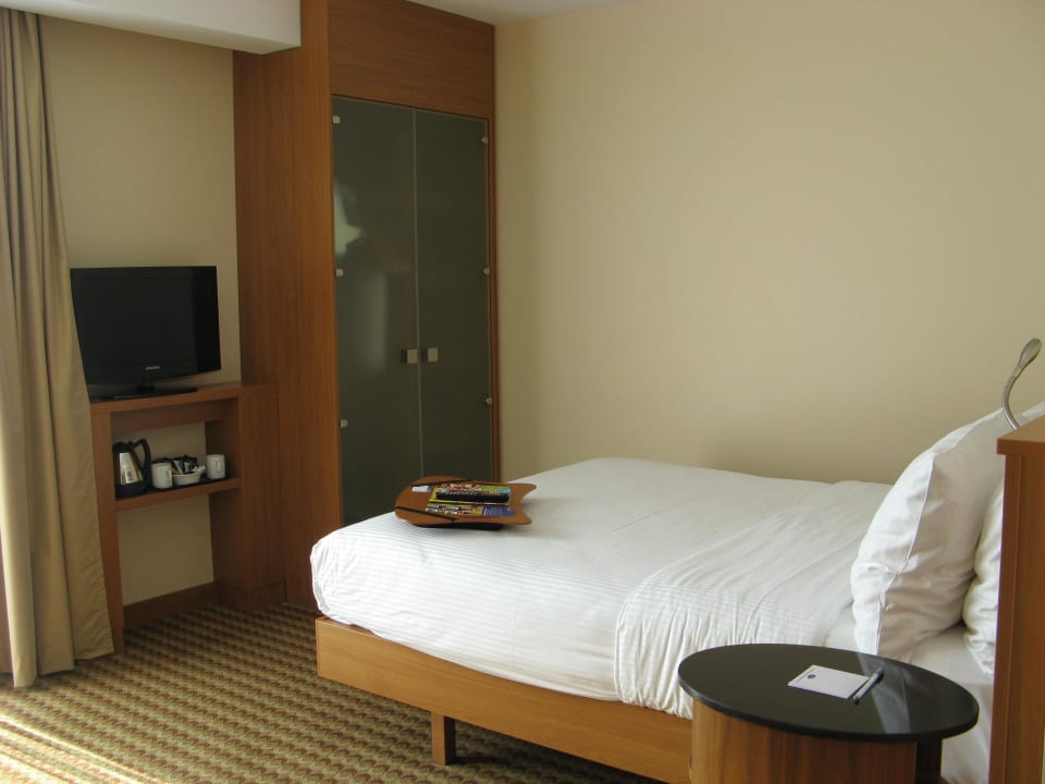 Zimmer mit Balkon Hampton by Hilton Berlin City West