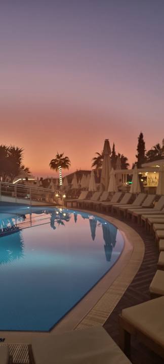 Pool Laguna Beach Alya Resort & Spa Hotel