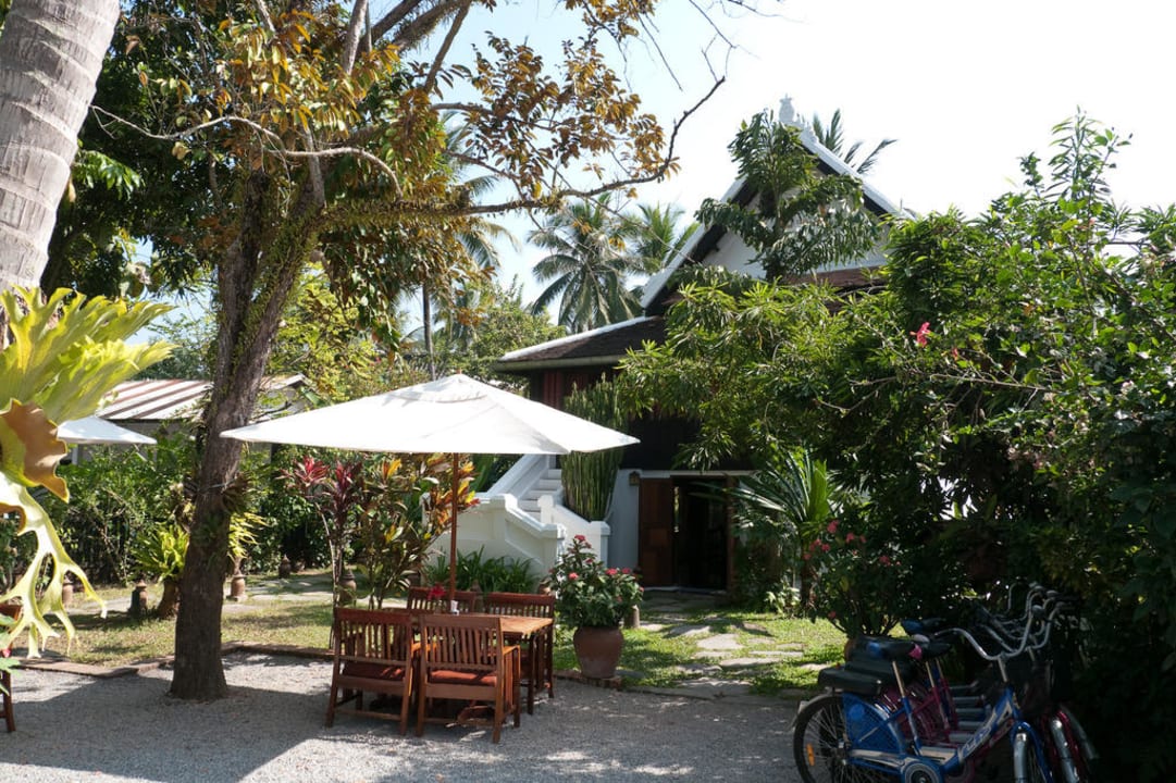 Vorgarten mit Sitzgruppe Villa Maydou - Hotel Luang prabang