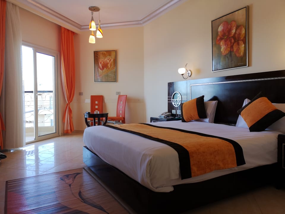 Zimmer King Tut Resort