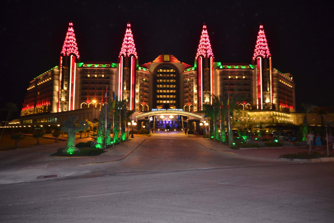 Das Hotel von der Straße aus Hotel Delphin Imperial