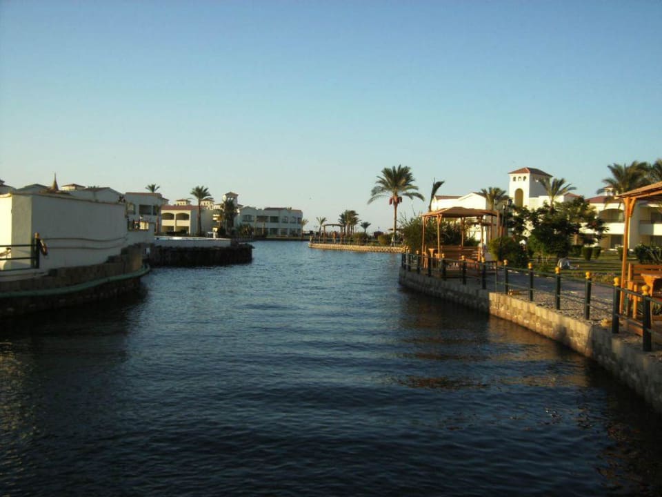 Verbindung Hotel und Strand Pickalbatros Dana Beach Resort - Hurghada