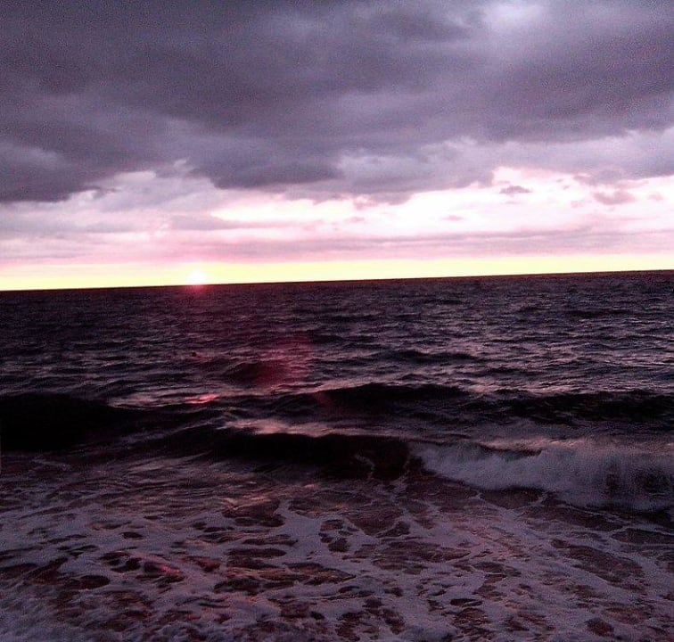 Sonnenaufgang über dem Meer  GRIFID Vistamar