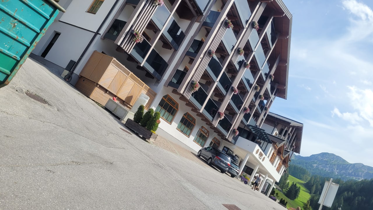 Außenansicht Hotel Alpenhof