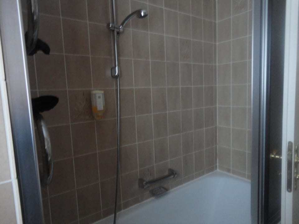 Badewanne mit Dusche Obermühle Alpin SPA Resort