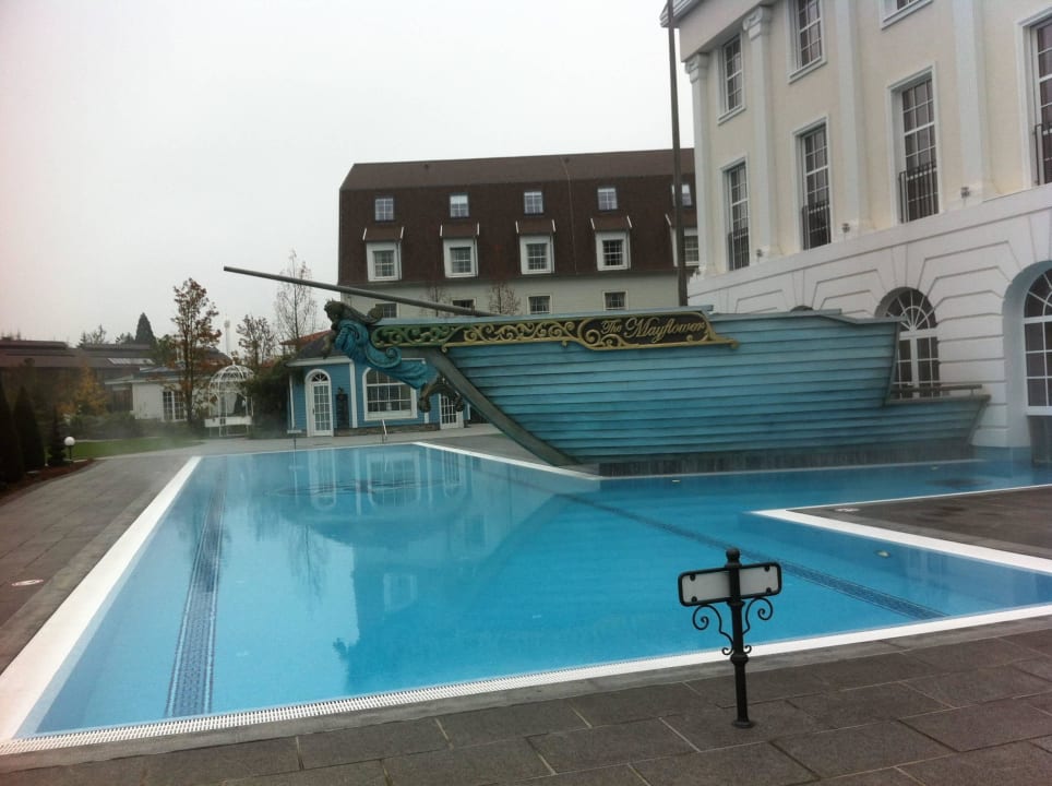 Außenbereich Pool Hotel Bell Rock Europa-Park