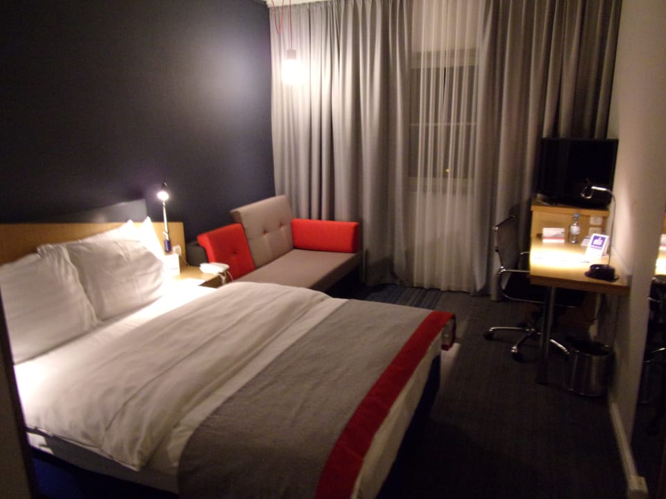 Zimmer Holiday Inn Express Frankfurt - Airport