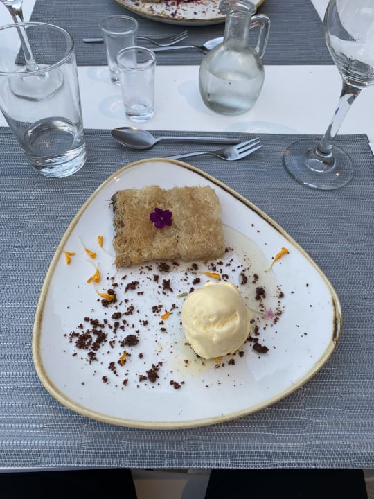 Gastro Paralos Lifestyle Beach