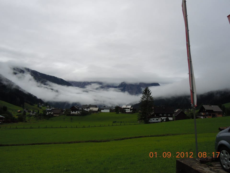 Blick vom Parkplatz; Richtung Mittertal Pension Kirchenwirt