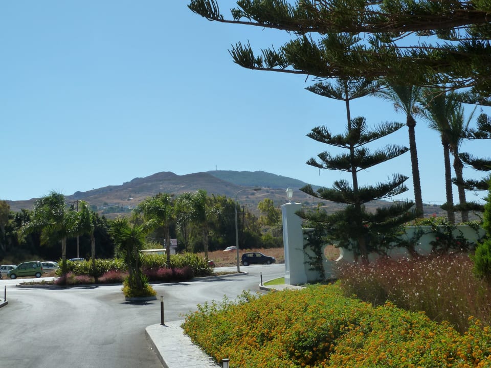 Blick vom Hoteleingang TUI BLUE Oceanis Beach and Spa Resort