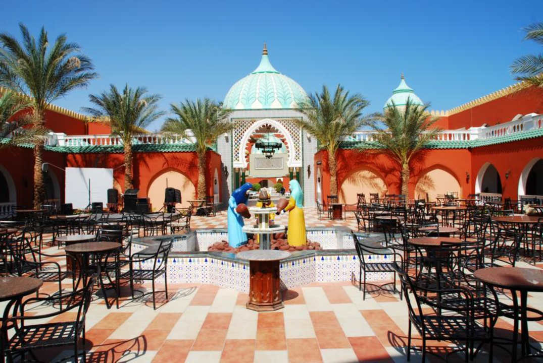Aussenbereich der Lobbybar Pickalbatros Alf Leila Wa Leila Resort - Neverland Hurghada