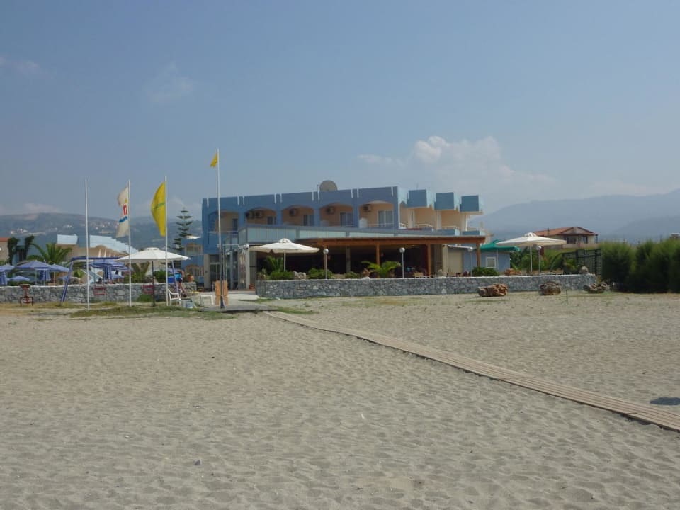 Hotel vom Strand aus gesehen Hotel Kathrin Beach