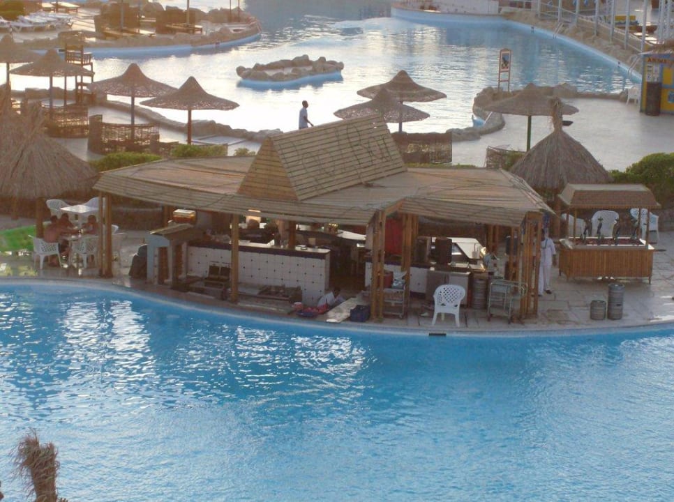 Die coole Poolbar Titanic Resort & Aqua Park