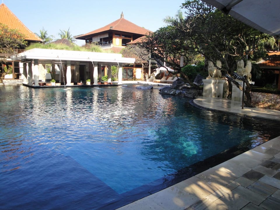 Hauptpoolanlage Puri Santrian