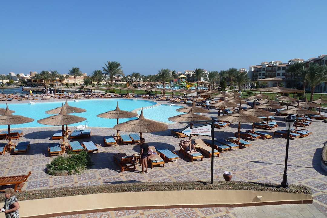 Blick auf die Poollandschaft Pickalbatros Dana Beach Resort - Hurghada