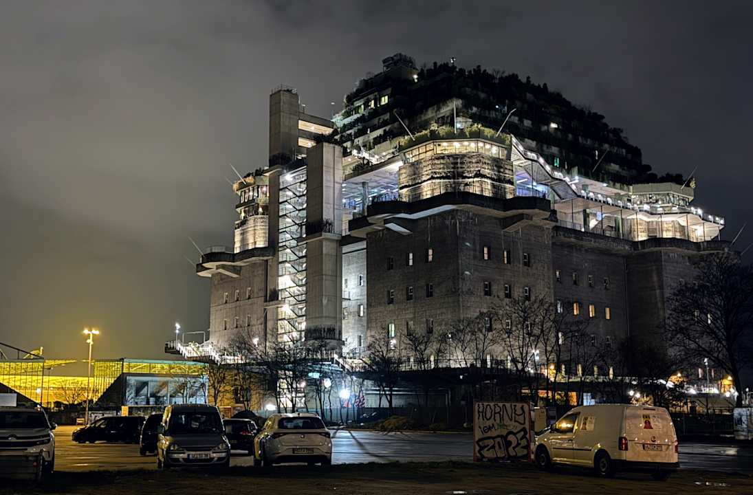 Außenansicht REVERB by Hard Rock Hamburg