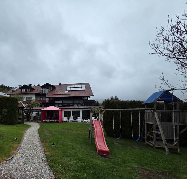 Außenansicht Hotel Hirschenstein