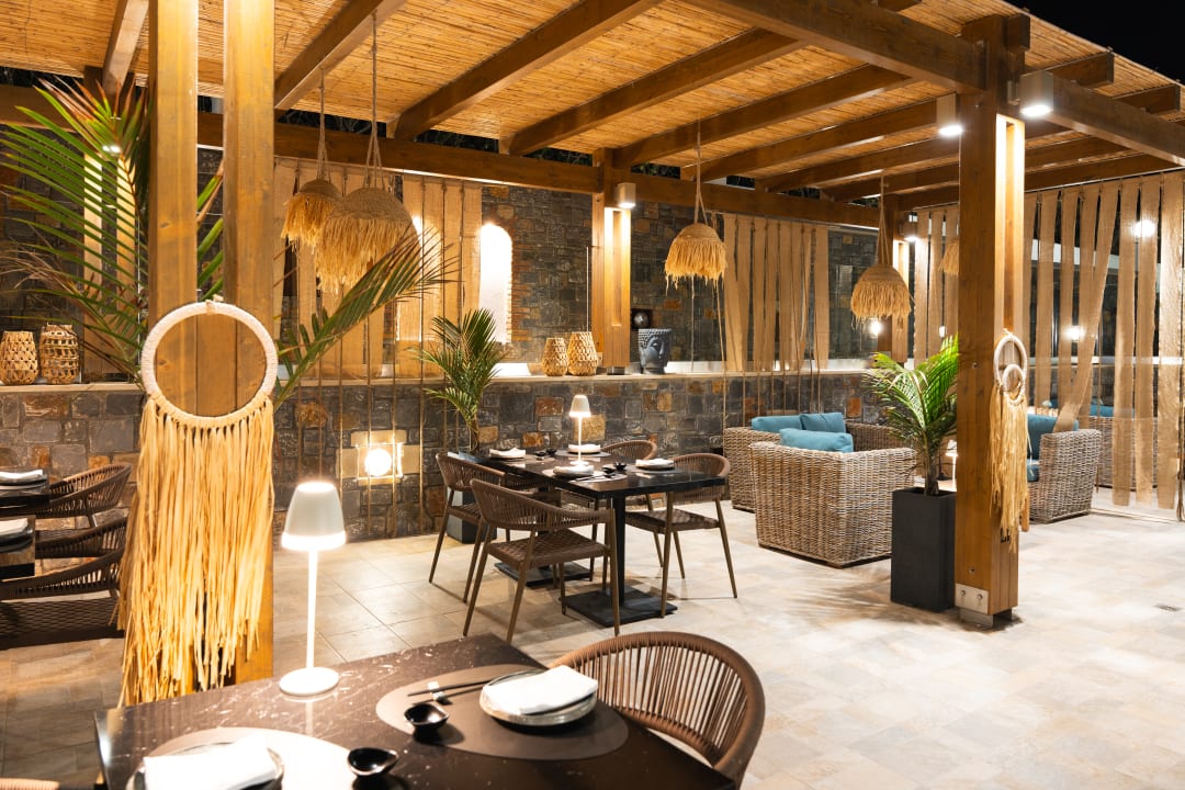 Gastro Alexander Beach Hotel & Village Resort