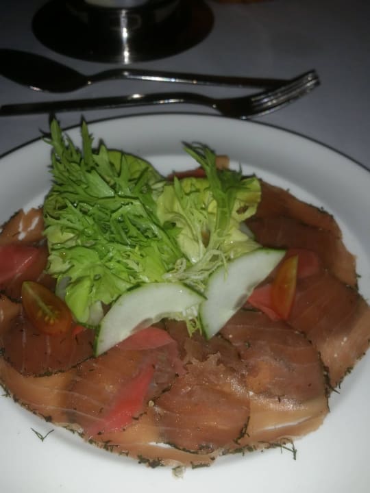 Thunfisch Carpaccio- beim Strand Dinner Centara Ras Fushi Resort & Spa Maldives
