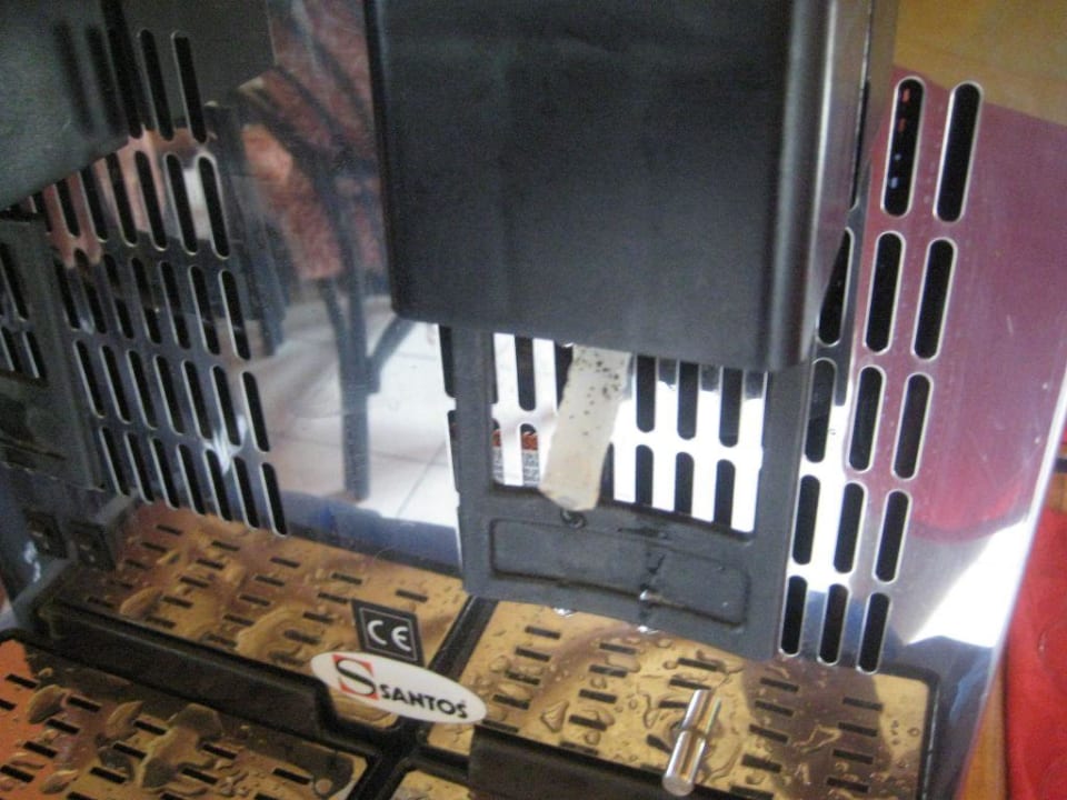 Schimmel auf allen All inklusiv Getränkespender Adaaran Select Hudhuran Fushi - Premium All Inclusive