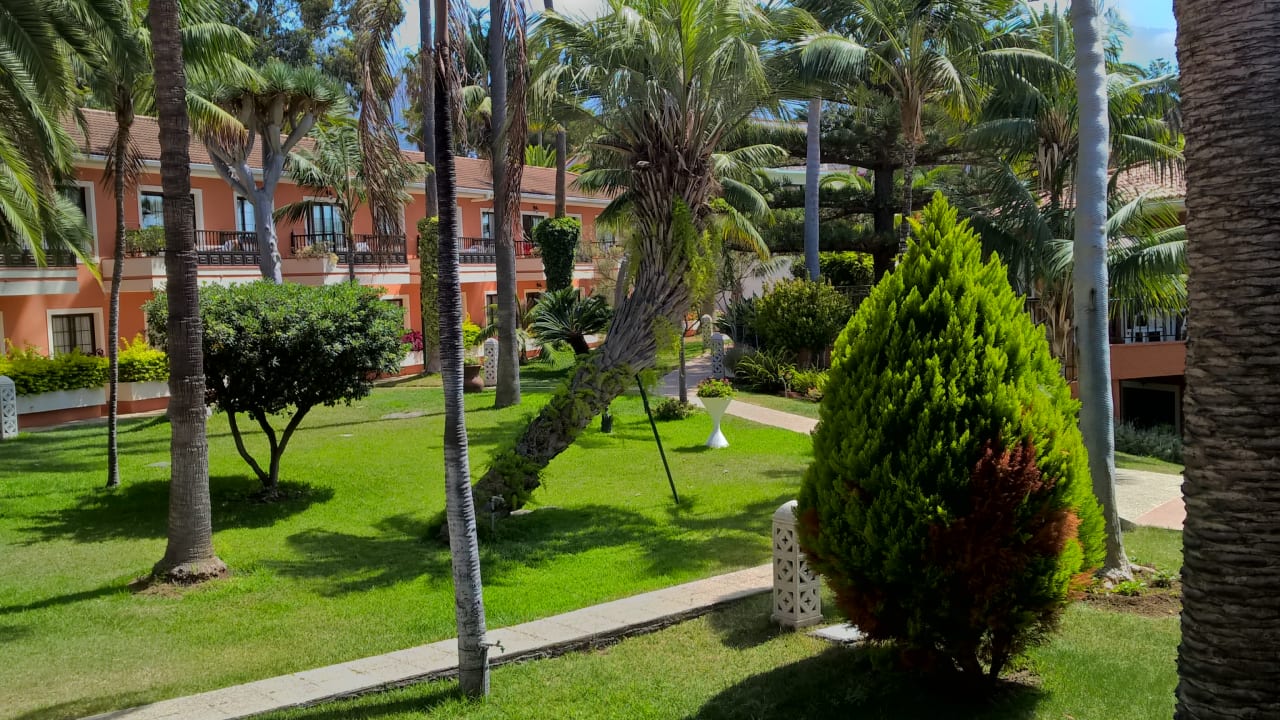 Gartenanlage Apartments Ambassador