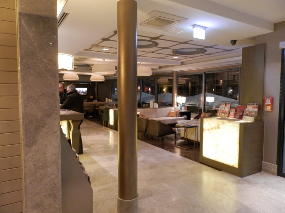 Lobby TITANIC Comfort Berlin Mitte