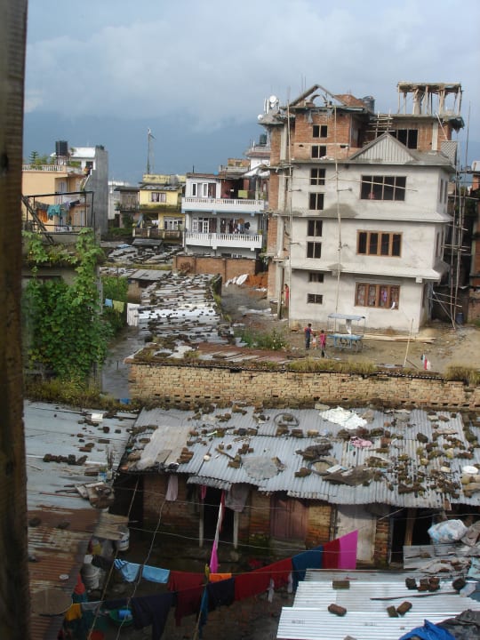 Aus meinem Zimmer in den Hinterhof Trekkers Holiday Inn Guesthouse