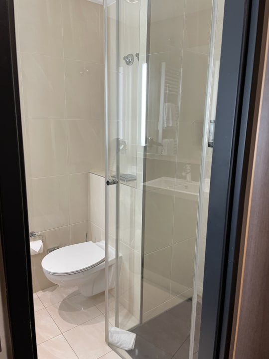 Zimmer IntercityHotel Berlin Hauptbahnhof