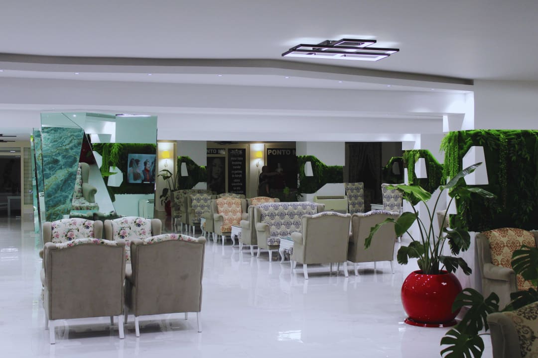 Lobby Senza Grand Santana Hotel