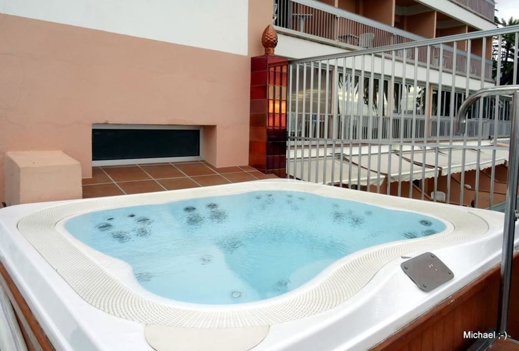 Kleiner Whirlpool Hotel Balcon de Europa