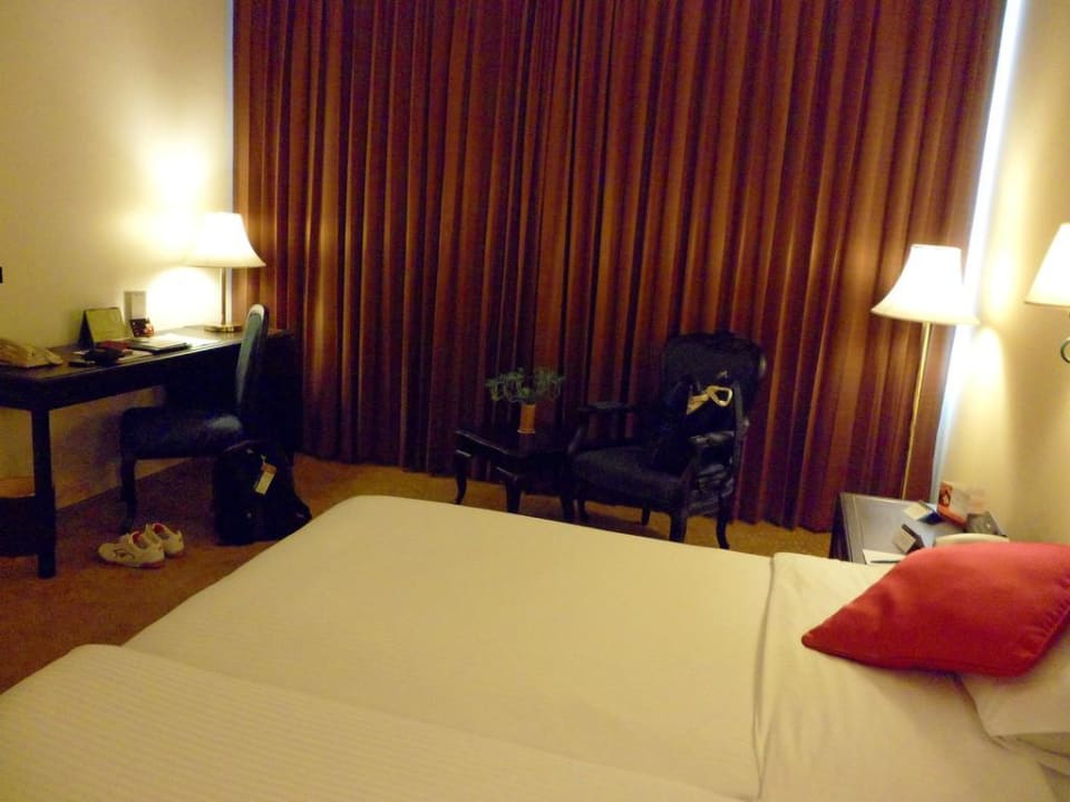 Doppelzimmer mit angenehmer Atmosphäre The Tawana Bangkok
