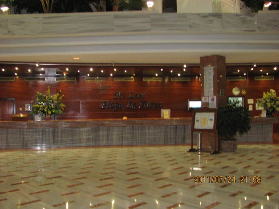 Impresionante recepción. Landmar Playa La Arena