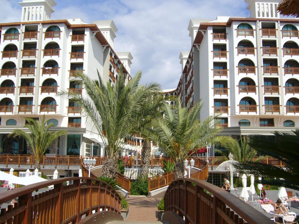 Sicht von der Poolbrücke Quattro Beach Spa & Resort
