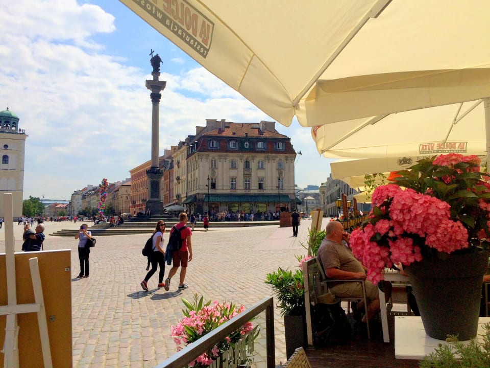 Dom Literatrury Dom Literatury Pokoje Goscinne