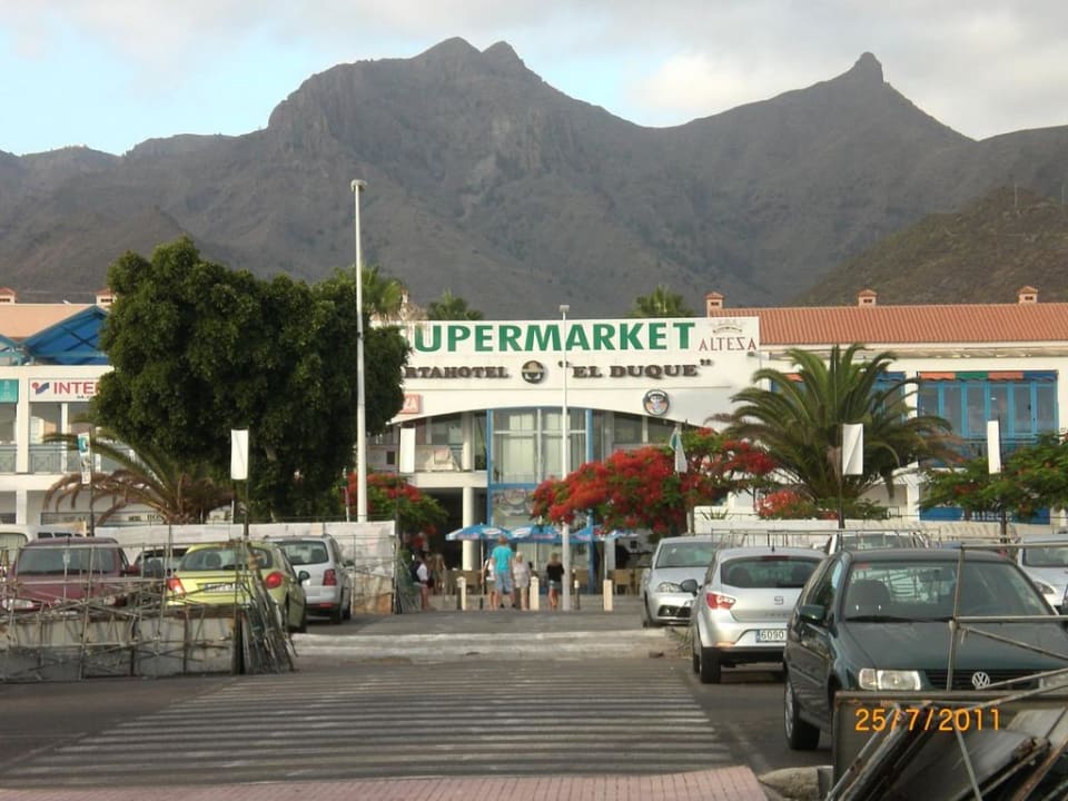 Eingang durchs CC El Duque Hotel El Duque