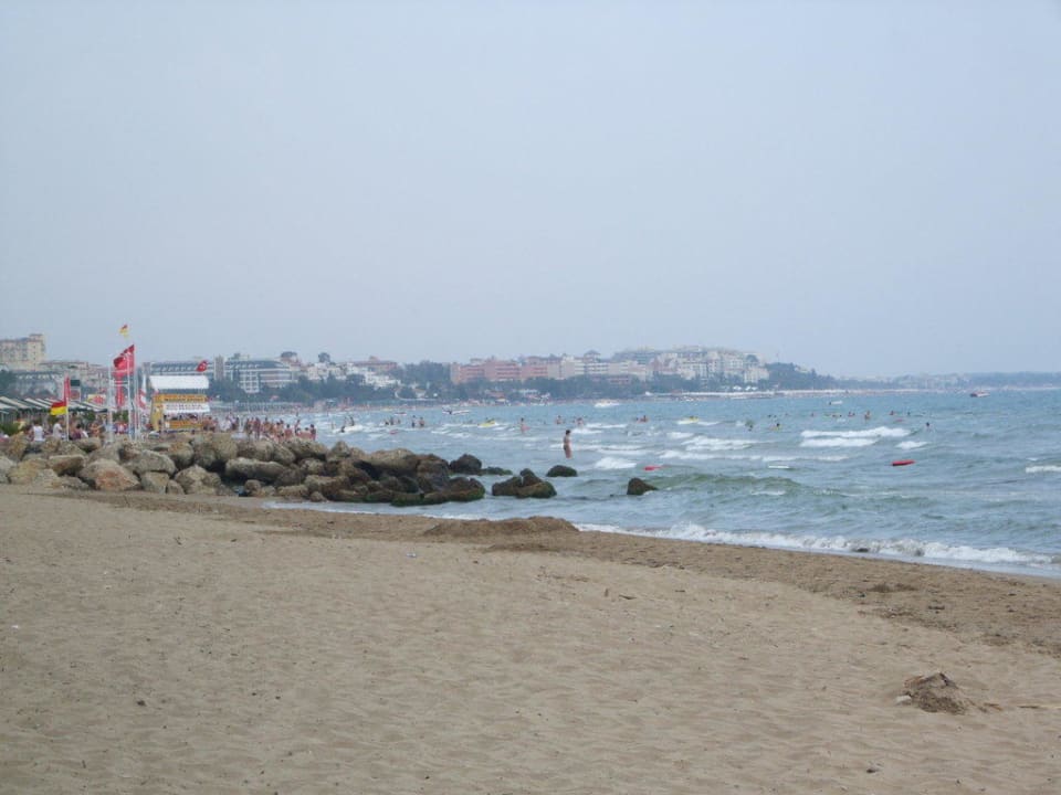 Strand mit Blick nach Side Side Royal Paradise Hotel