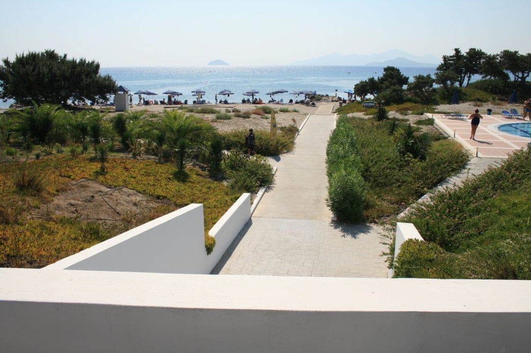 Aus Unterführung zum Strand Porto Bello Royal