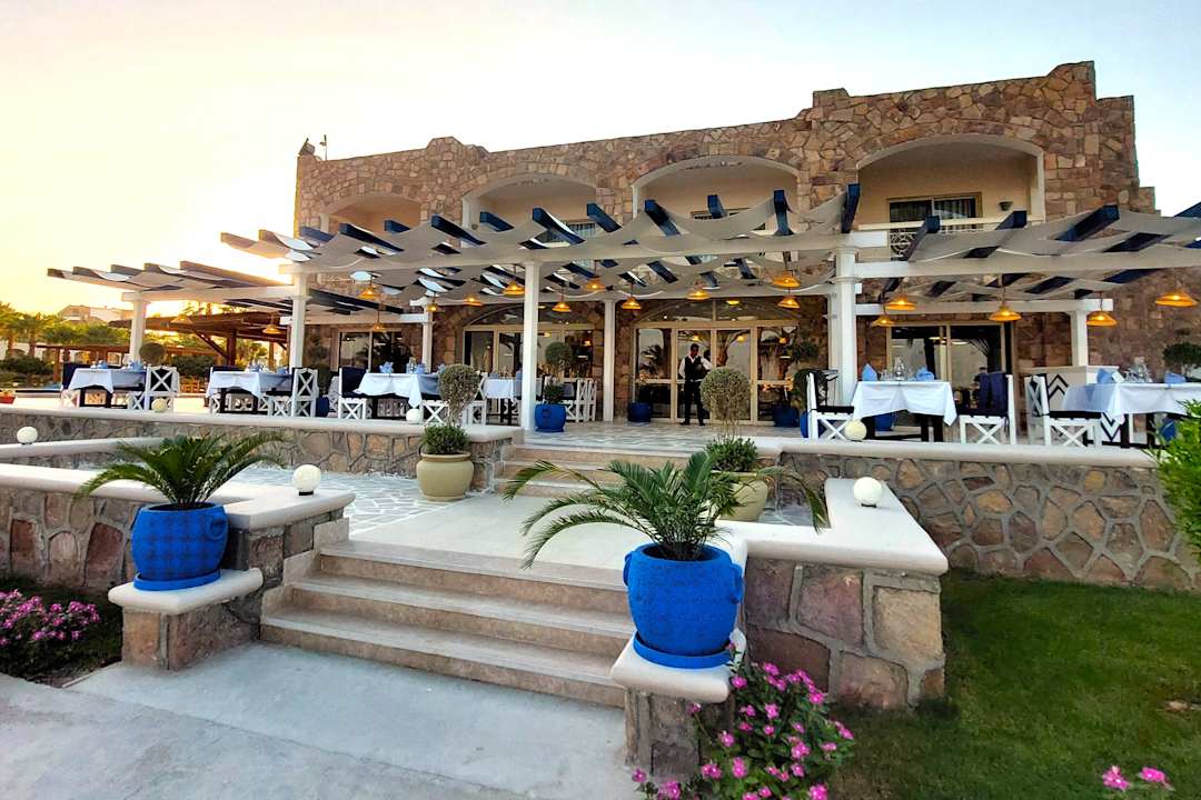 Gastro Brayka Bay Resort