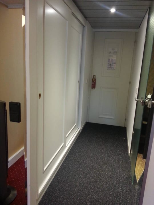 Eingangsbereich Austria Trend Hotel Schloss Wilhelminenberg