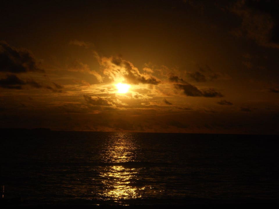Sonnenuntergang ROBINSON MALDIVES